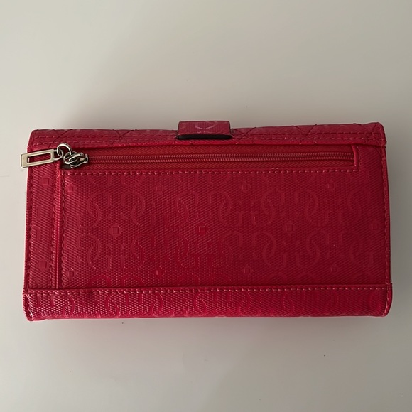 Guess Wallet - Picture 3 of 5